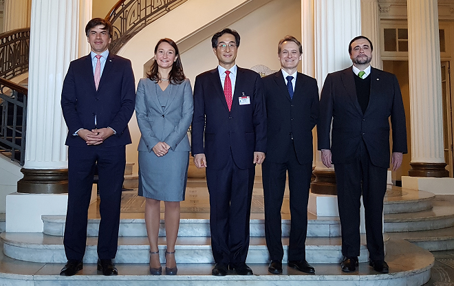 한국과 메르코수르 4개국과의 무역협정 제1차 협상이 우루과이의 수도인 몬테비데오에서 열렸다.