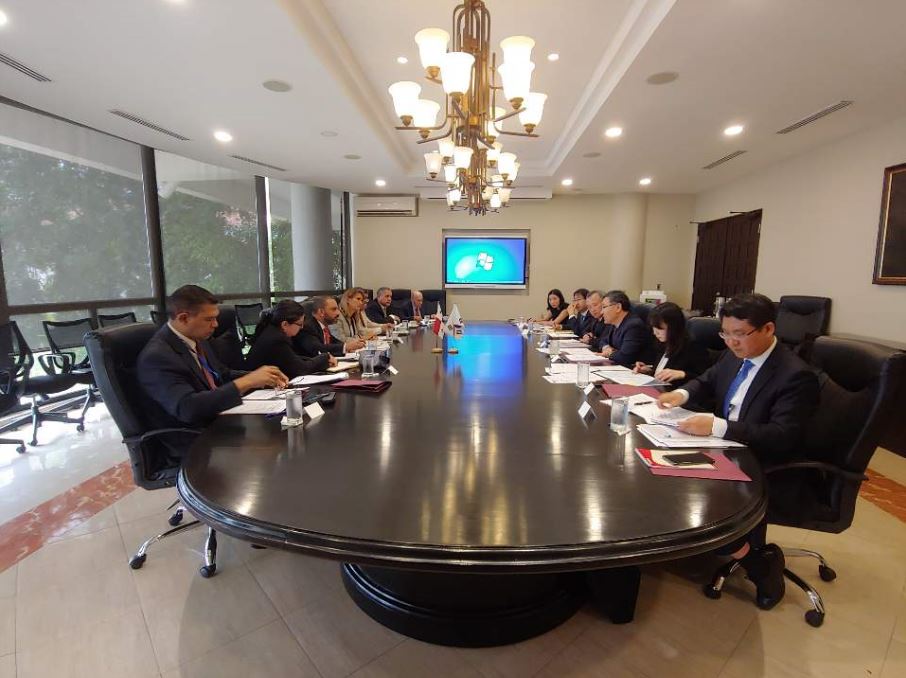 조영준 외교부 중남미국장은 파나마시티에서 호세 울리세스 레스퀴르 파나마 외교부 대외정책실장과 제2차 한-파나마 정책협의회를 개최했습니다. 