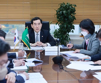 산업통상자원부, 사우디 투자부 장관과 화상면담: 신산업 투자 협력 강화 이미지