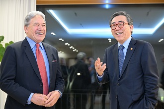 한-뉴질랜드 외교장관회담: 양국관계 격상, 경제·국방·우주 실질협력 이미지