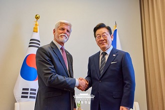[UN 총회 계기] 우즈베키스탄, 체코와 정상회담 이미지