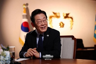 [싱가포르 The Straits Times] 이 대통령 국제질서 전환기에 중견국들이 역량을 발휘할 수 있는 공간 확대