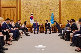 이재명 대통령, 베센트 미국 재무장관 · 허리펑 중국 국무원 부총리 접견 이미지