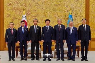 이재명 대통령, 한일 재계회의 일본측 대표단 접견