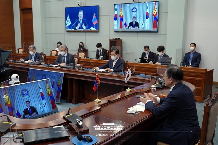 대한민국 문재인 대통령과 몽골 후렐수흐 대통령은 2021년 9월 10일 화상 정상회담을 개최했습니다
