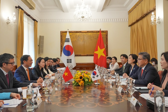 한-베트남 외교장관회담: 포괄적 전략적 동반자 관계 격상 제안 이미지