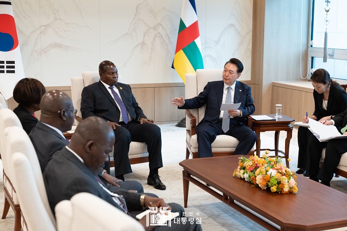 중앙아프리카공화국 투아데라 대통령과의 회담장