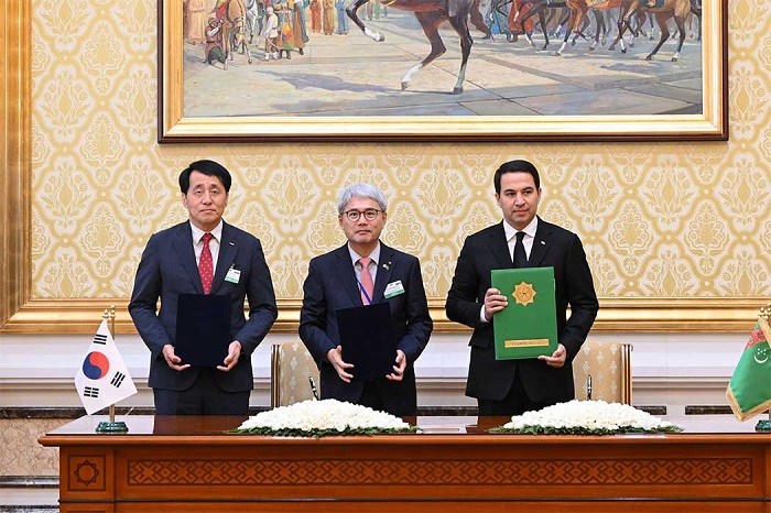 한국무역보험공사 사장은 현지시간 6월 10일(월) 투르크메니스탄 아시가바트에서 투르크메니스탄 대외경제은행(TFEB)-한국수출입은행과 금융지원 및 상호협력 강화를 위한 3자간 업무협약을 체결하였다.