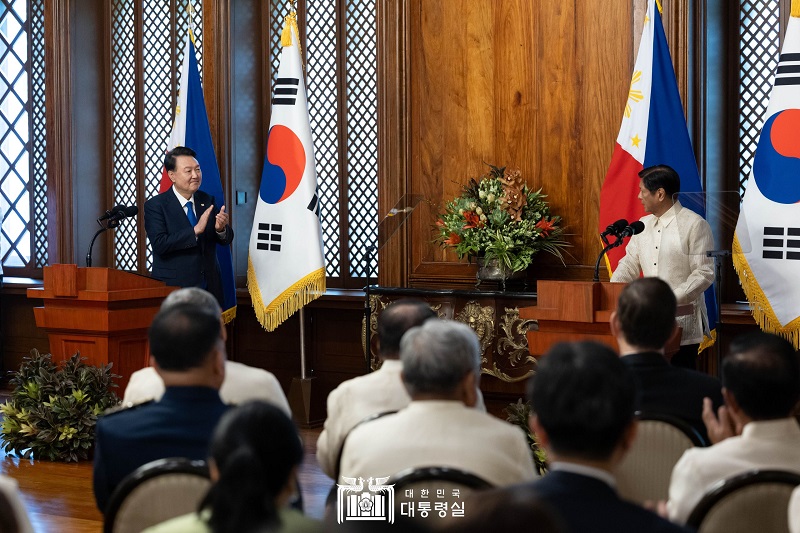 10월 7일 윤석열 대통령은 페르디난드 로무알데즈 마르코스 주니어 필리핀 대통령과 한-필리핀 공동언론발표를 했습니다.