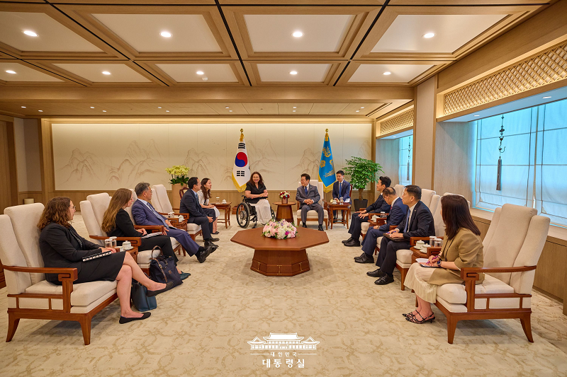이재명 대통령, 미국 연방의회 상원의원단 접견 이미지