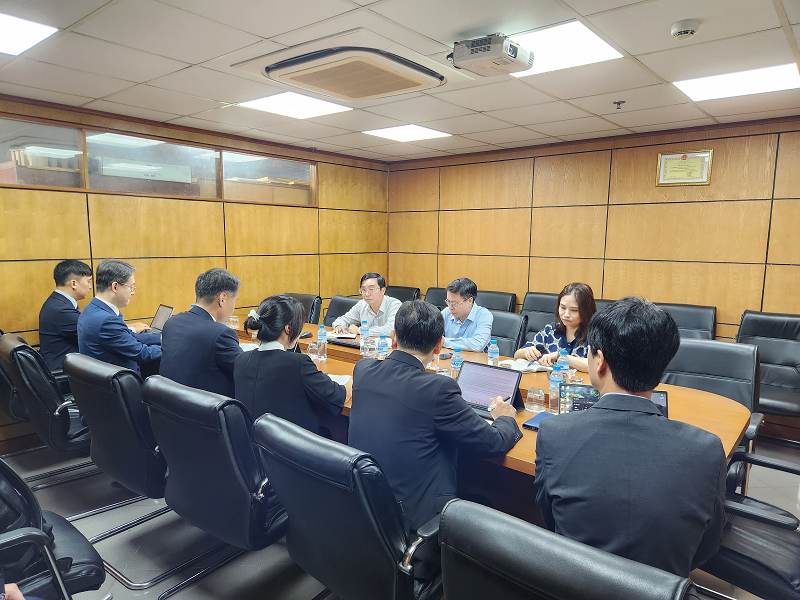 산업무역부원전담당부국장면담
