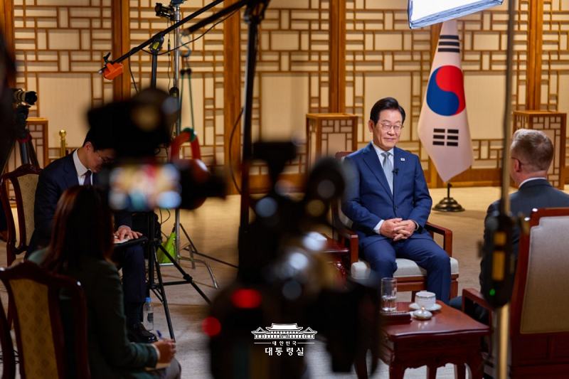 CNN과 인터뷰하는 이재명 대통령