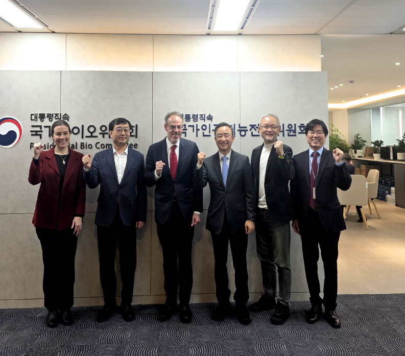 임문영 상근 부위원장 – 데이비드 자폴스키 사진