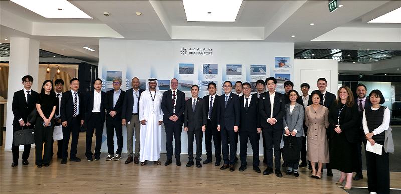 칼리파 항 시찰