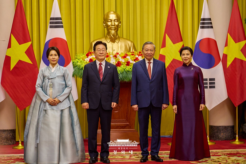 한&middot;베트남 정상회담 소인수 회담 및 기념촬영