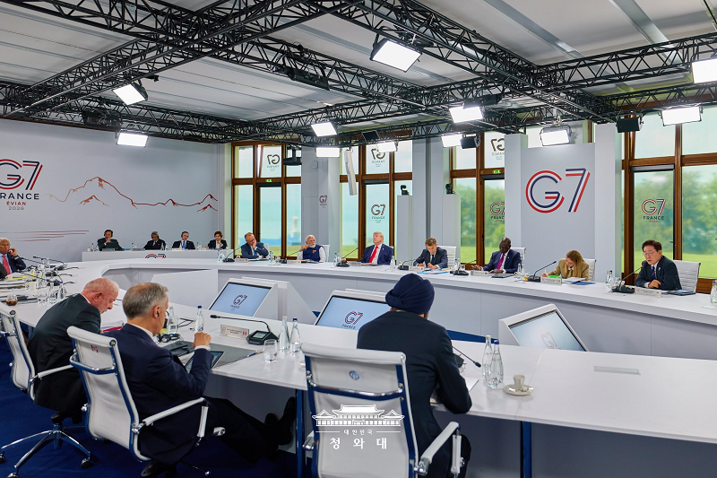 G7 정상회의 확대회의 1세션