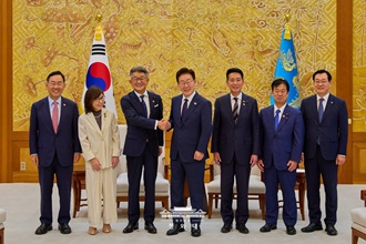 다케다 료타 신임 일한의원연맹 회장 접견