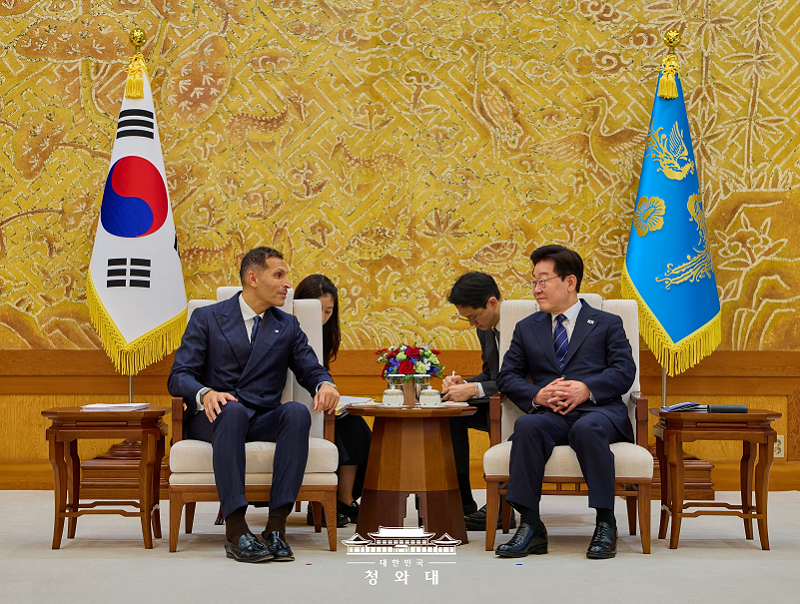 칼둔 UAE 행정청장 접견장
